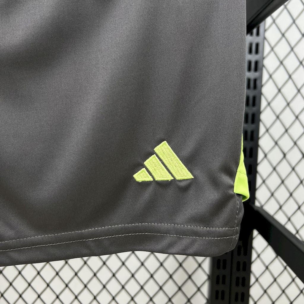 Goalkeeper 2 25/26 Kids Shirt Kit