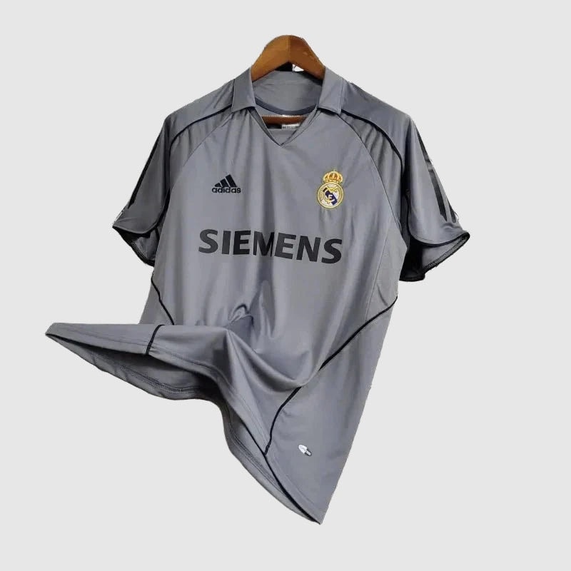 II 2005/06 Retro Away Shirt