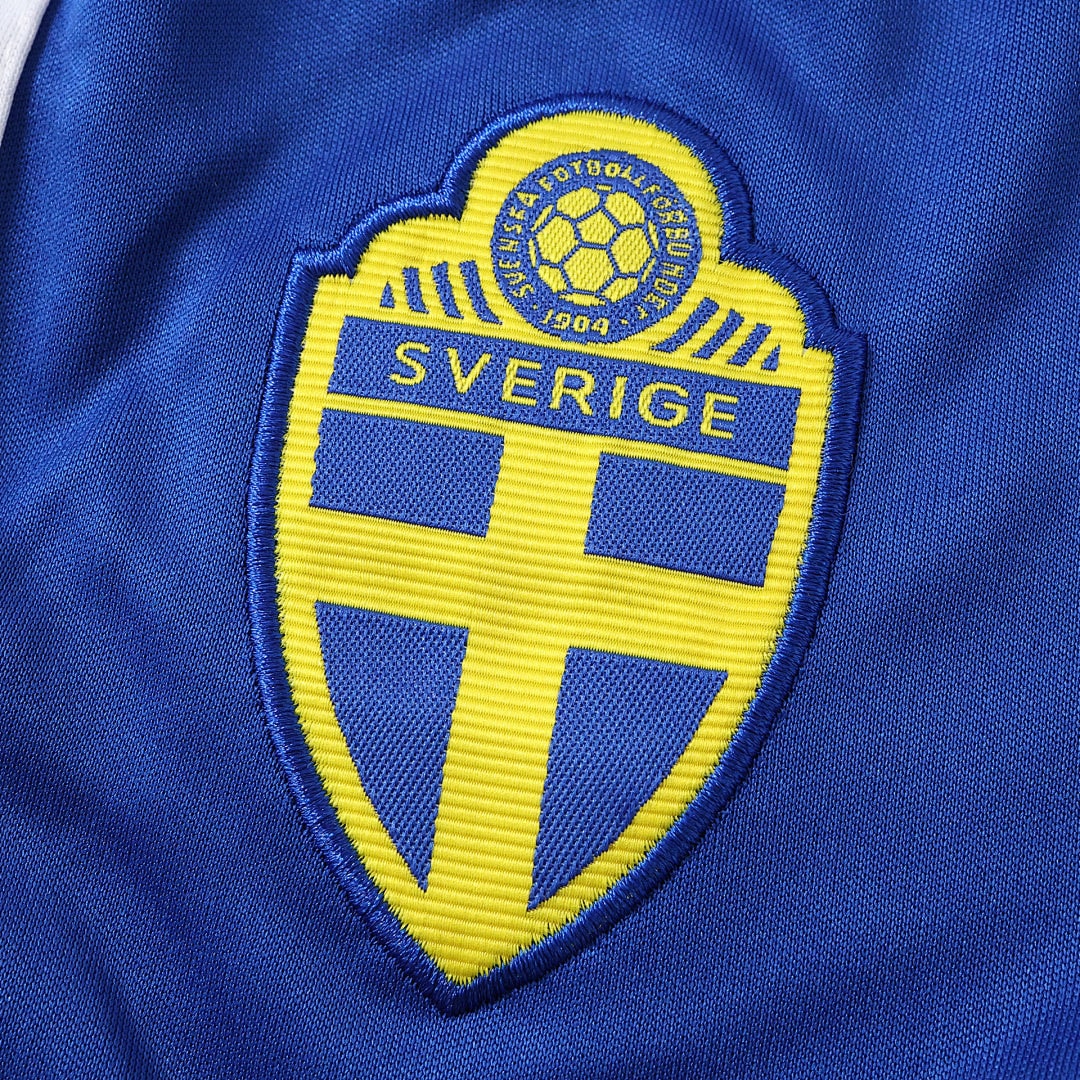 Home 26/27 Kids Shirt Kit