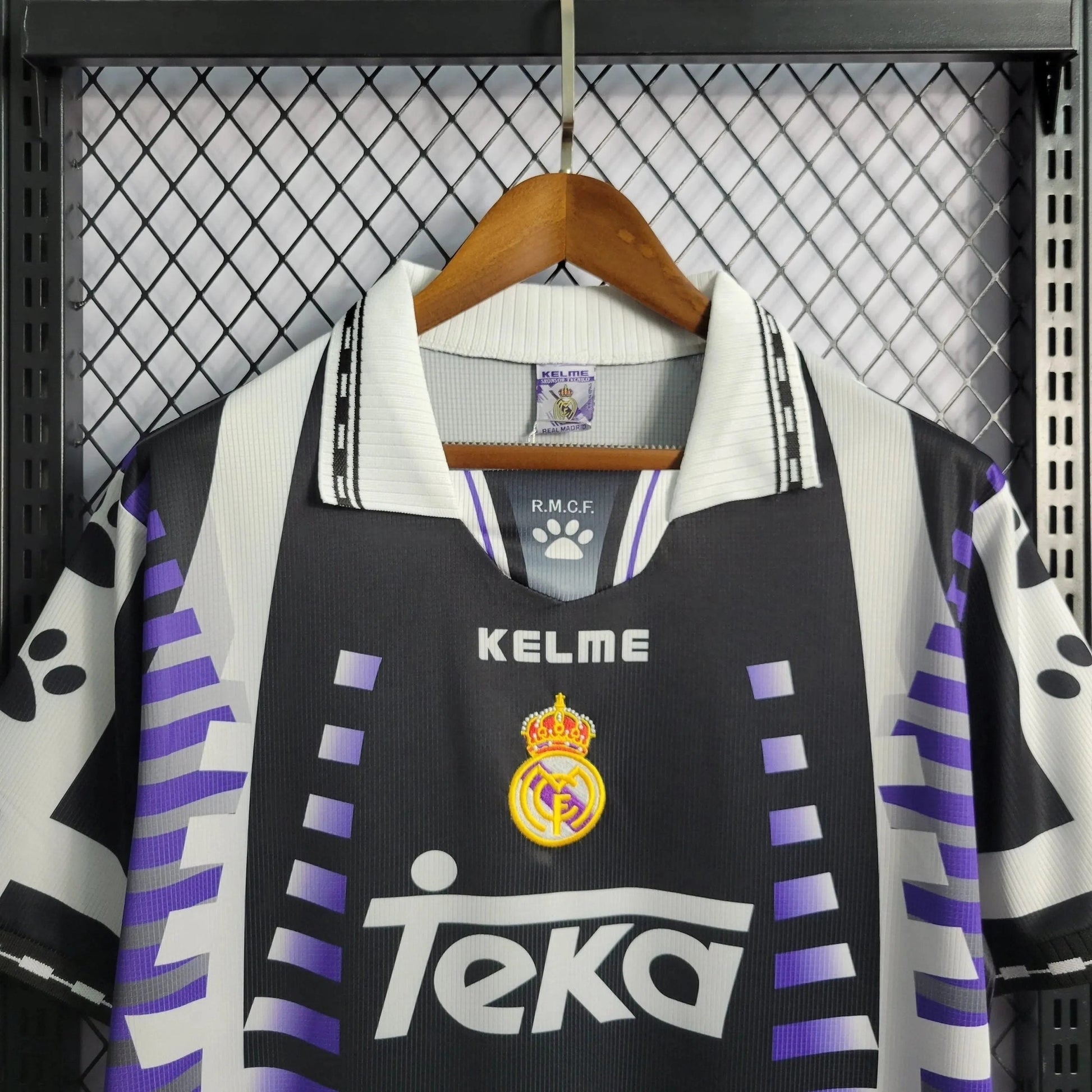Retro Away 1997/98 Shirt