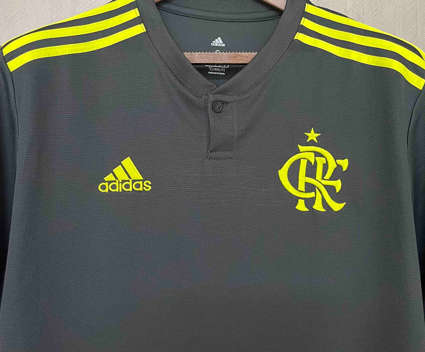 Retro 2019 Men’s Shirt