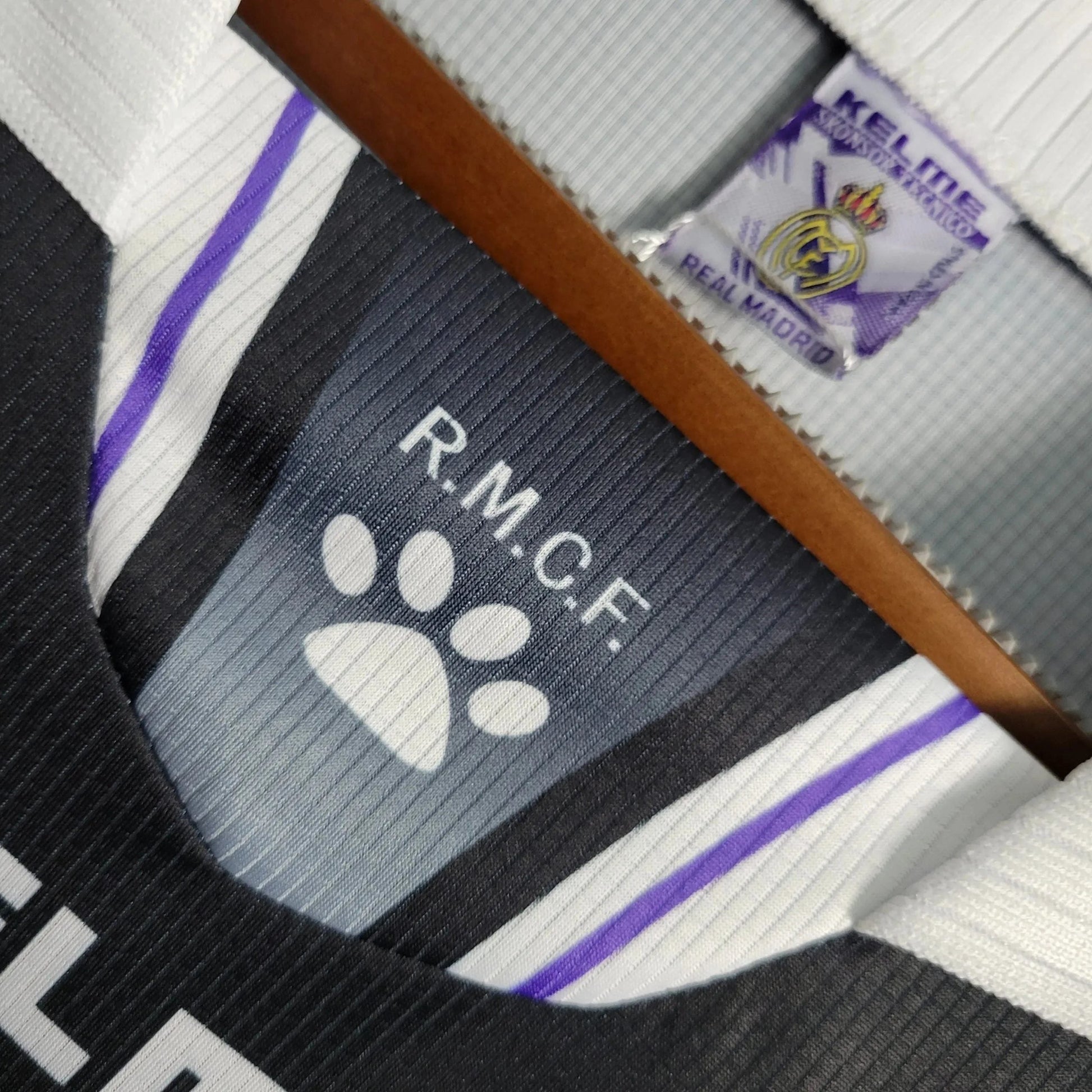Retro Away 1997/98 Shirt