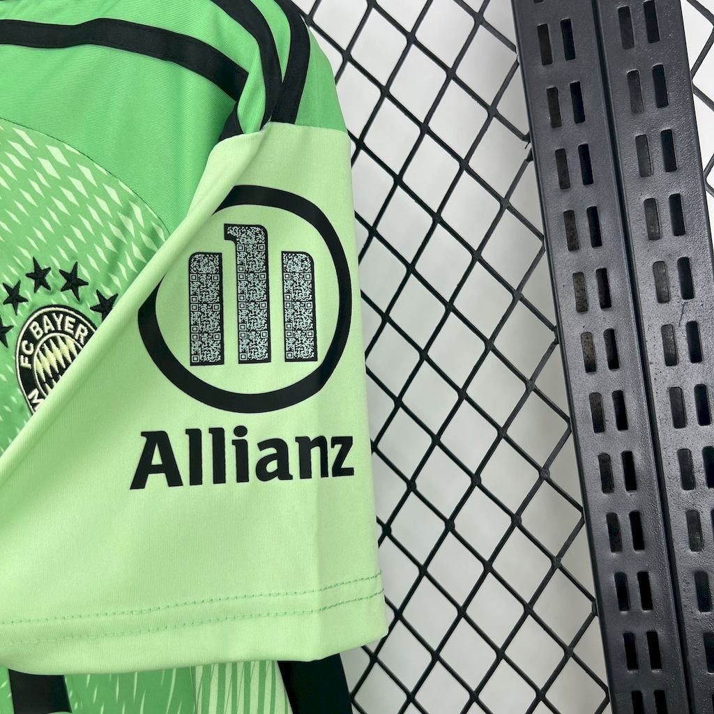 Goalkeeper 25/26 Kids Shirt Kit