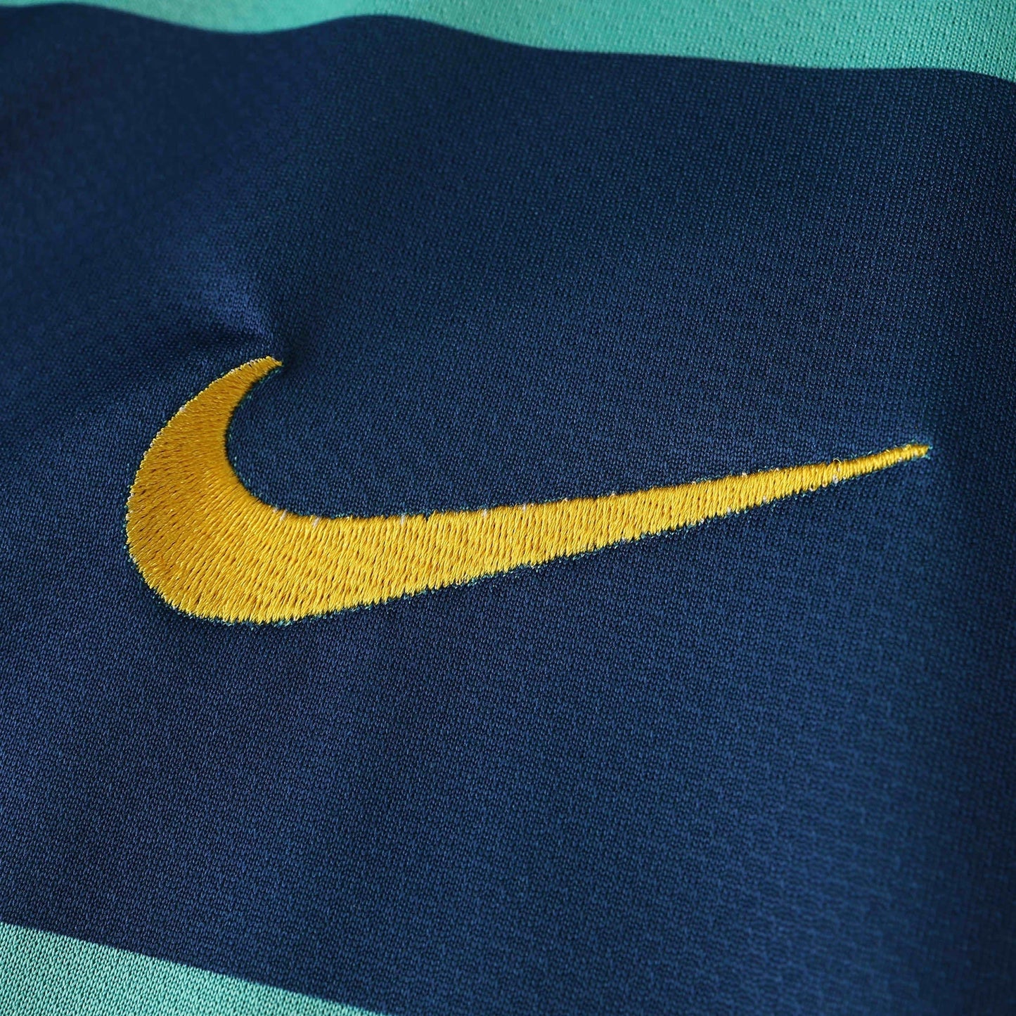 Retro Away 2010/11 Shirt