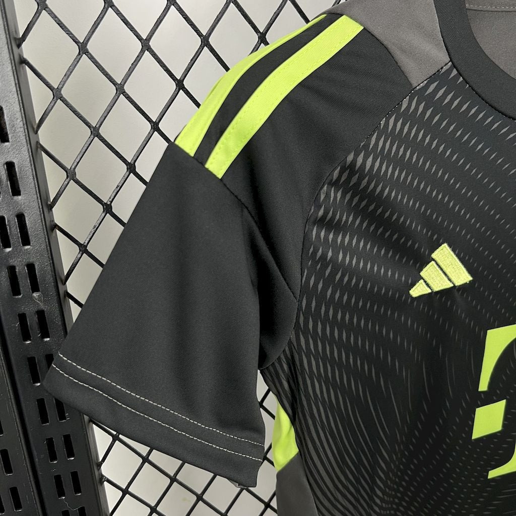 Goalkeeper 2 25/26 Kids Shirt Kit