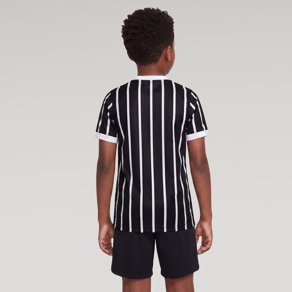 Away 2027 Kids Kit
